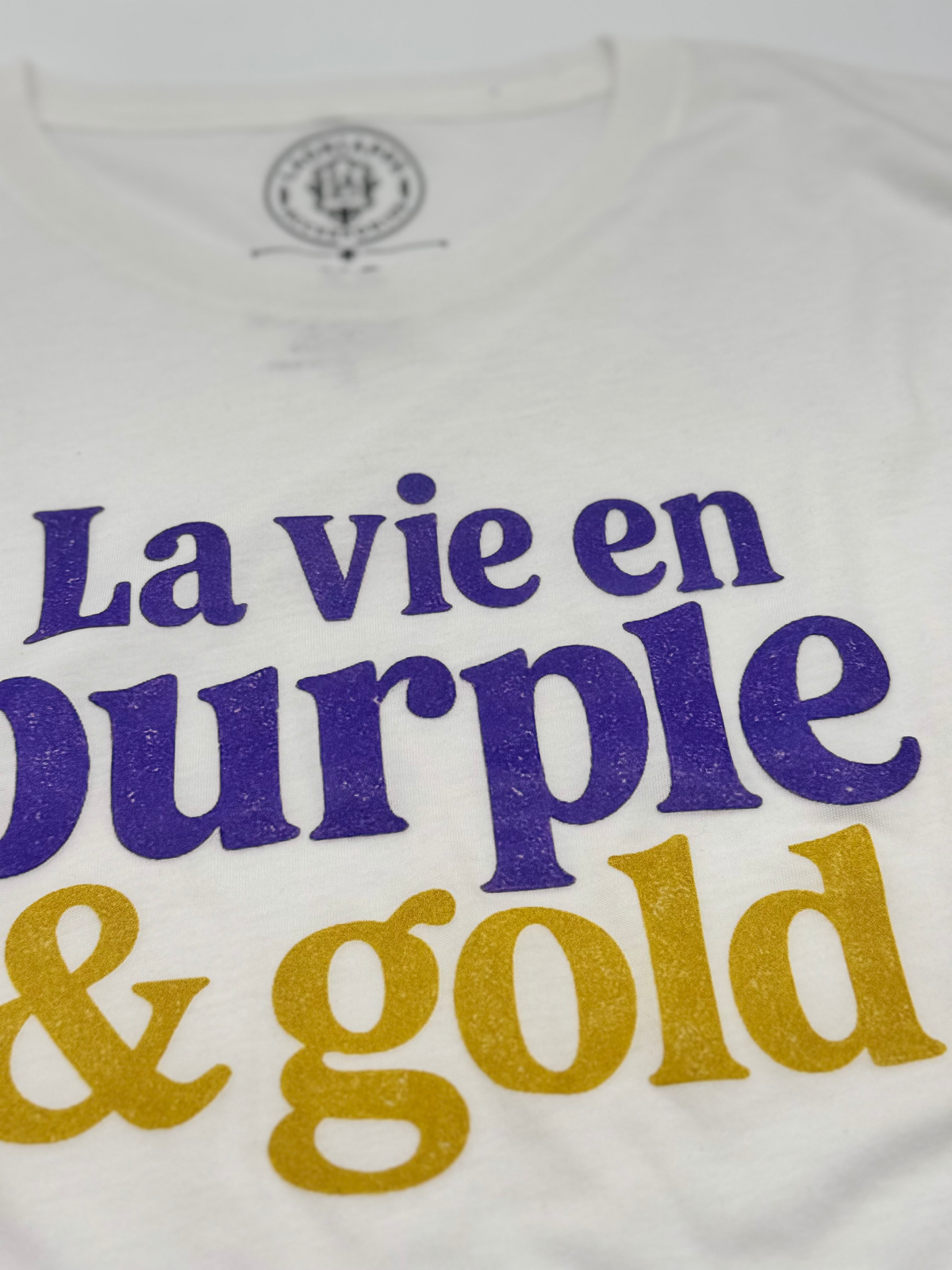 La Vie En Purple & Gold crop- White